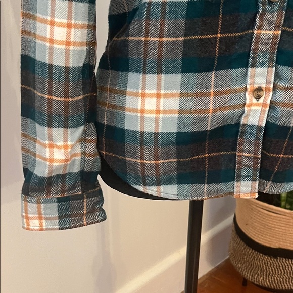 American Eagle Flannel Plaid Button-Up Shirt in Blue and Brown - Picture 4 of 7